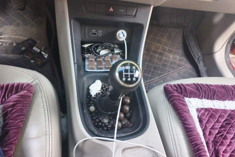 Used Roewe 360 2015 1.5L Manual Luxury Edition Gear Lever