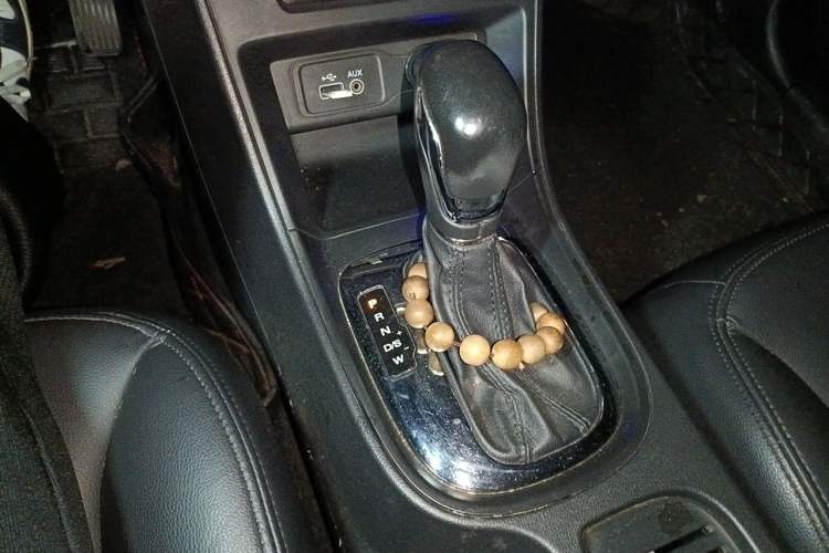 Used Roewe 360 2015 1.5L Automatic Luxury Edition Gear Lever