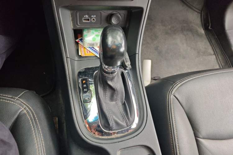 Used Roewe 360 2015 1.5L Automatic Luxury Edition Gear Lever