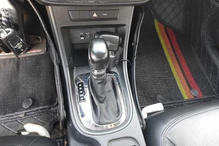 Used Roewe 360 2015 1.5L Automatic Luxury Edition Gear Lever