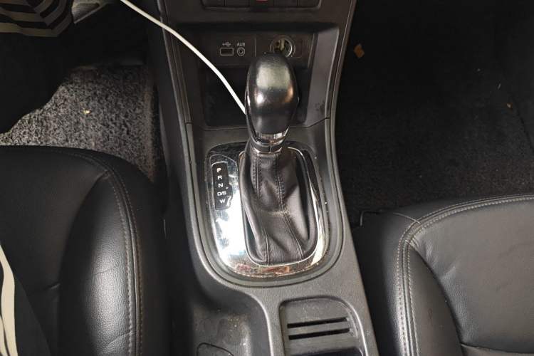 Used Roewe 360 2015 1.5L Automatic Luxury Edition Gear Lever