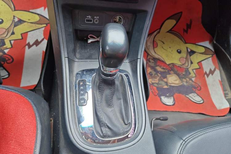Used Roewe 360 2015 1.5L Automatic Luxury Edition Gear Lever