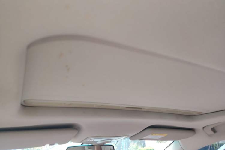 Used Roewe 360 2015 1.5L Automatic Luxury Edition Headliner