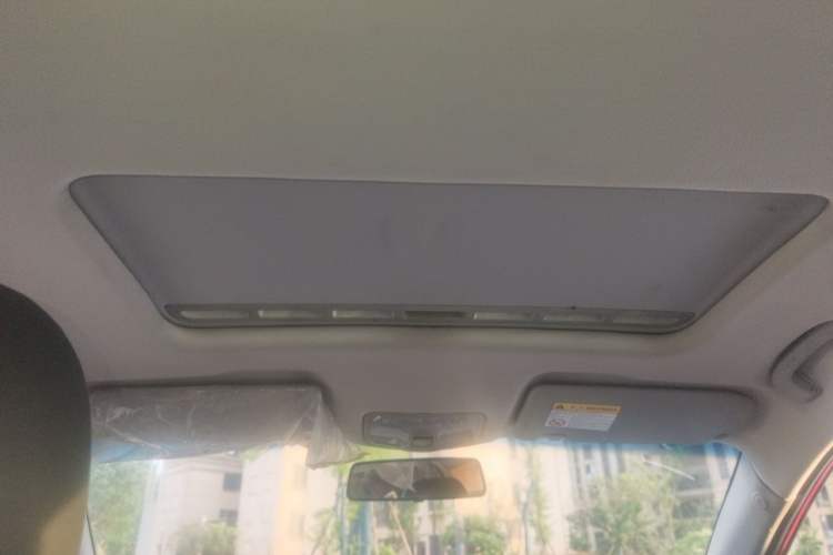 Used Roewe 360 2015 1.5L Automatic Luxury Edition Headliner