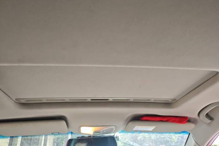 Used Roewe 360 2015 1.5L Automatic Luxury Edition Headliner