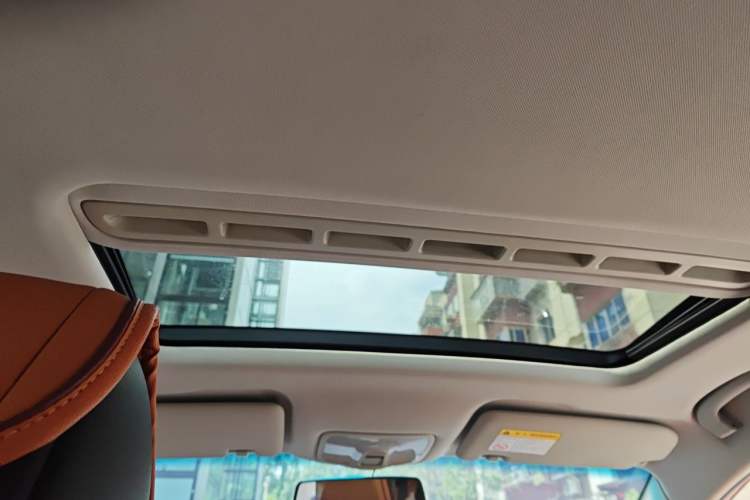 Used Roewe 360 2015 1.5L Manual Luxury Edition Headliner