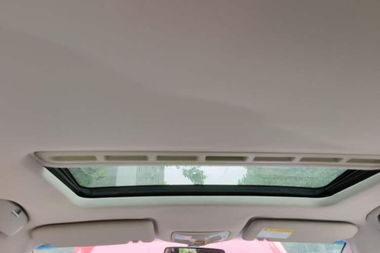 Used Roewe 360 2015 1.5L Manual Luxury Edition Headliner