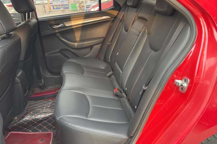 Used Roewe 360 2015 1.5L Automatic Luxury Edition Interior 1