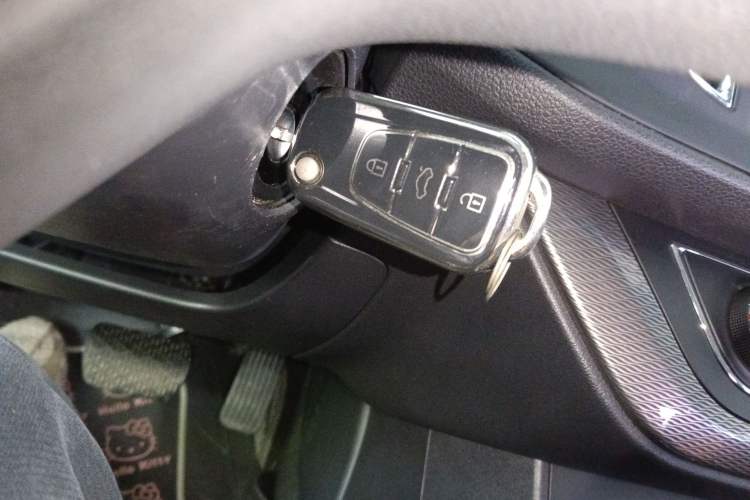 Used Roewe 360 2015 1.5L Automatic Luxury Edition Interior 1