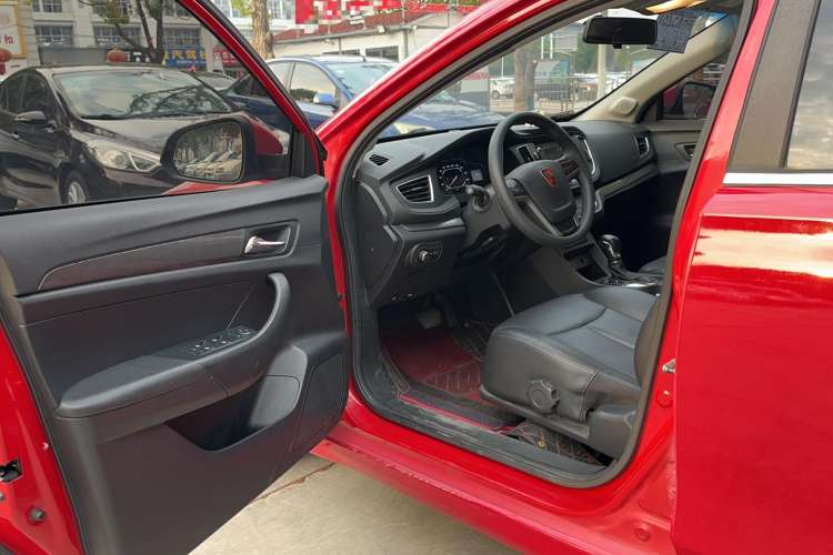 Used Roewe 360 2015 1.5L Automatic Luxury Edition Interior 2