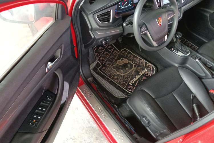 Used Roewe 360 2015 1.5L Automatic Luxury Edition Interior 3