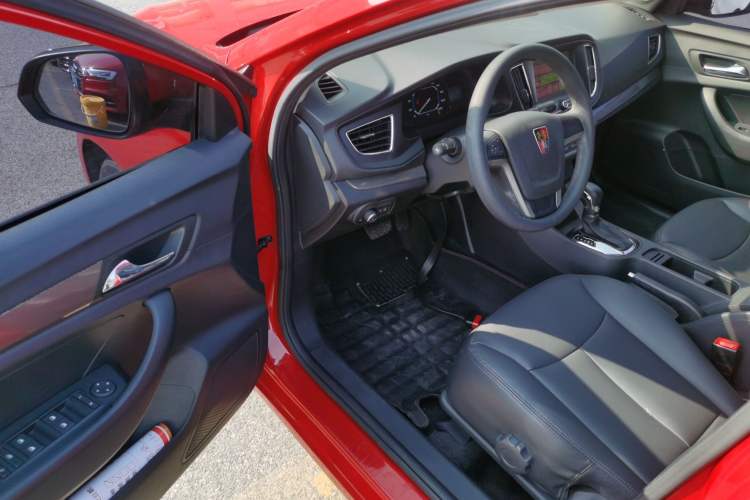 Used Roewe 360 2015 1.5L Automatic Luxury Edition Interior 3