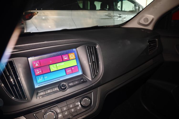 Used Roewe 360 2015 20T TST Deluxe Edition Interior 4