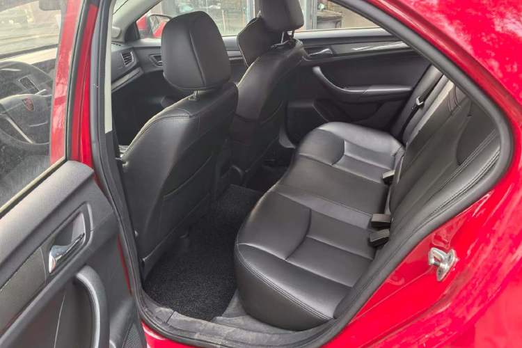 Used Roewe 360 2015 20T TST Deluxe Edition Interior 7