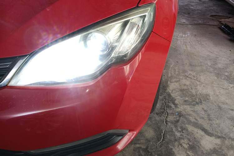 Used Roewe 360 2015 1.5L Automatic Luxury Edition Left Front Headlight