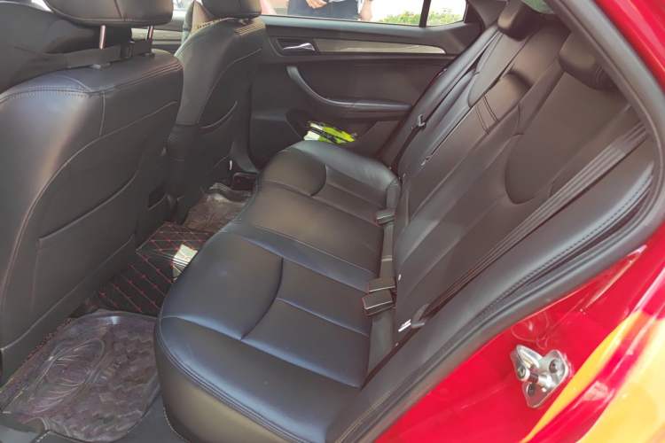 Used Roewe 360 2015 1.5L Automatic Luxury Edition Left Rear Seat