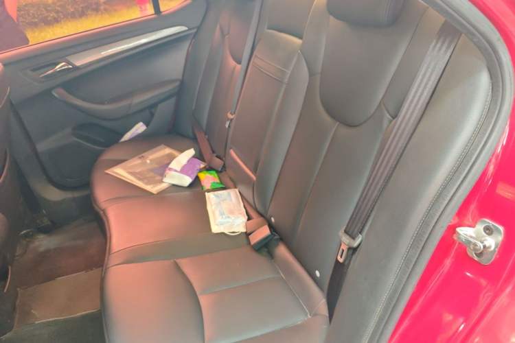 Used Roewe 360 2015 1.5L Automatic Luxury Edition Left Rear Seat
