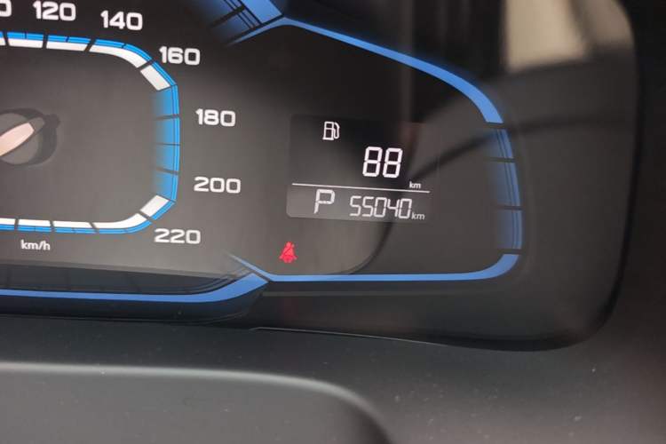Used Roewe 360 2015 1.5L Automatic Luxury Edition Odometer Close Up