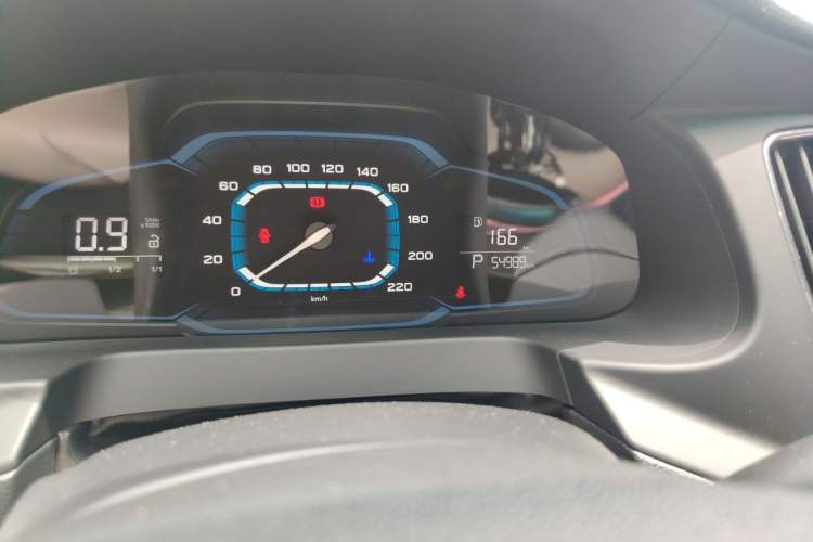 Used Roewe 360 2015 1.5L Automatic Luxury Edition Odometer Close Up