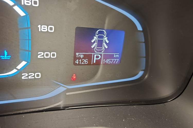 Used Roewe 360 2015 20T TST Deluxe Edition Odometer Close Up