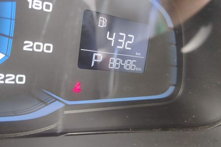 Used Roewe 360 2015 1.5L Automatic Luxury Edition Odometer Close Up