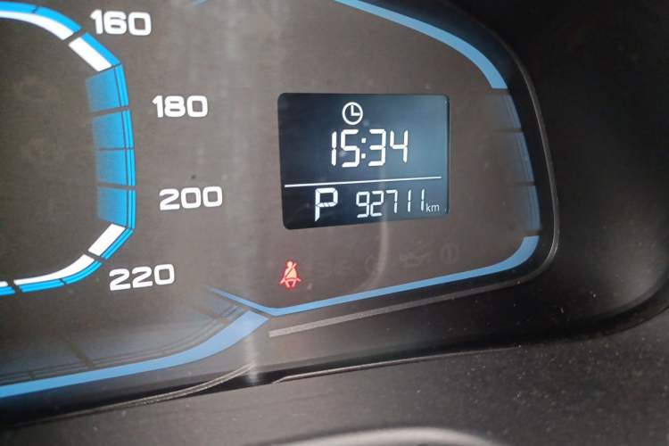 Used Roewe 360 2015 1.5L Automatic Luxury Edition Odometer Close Up