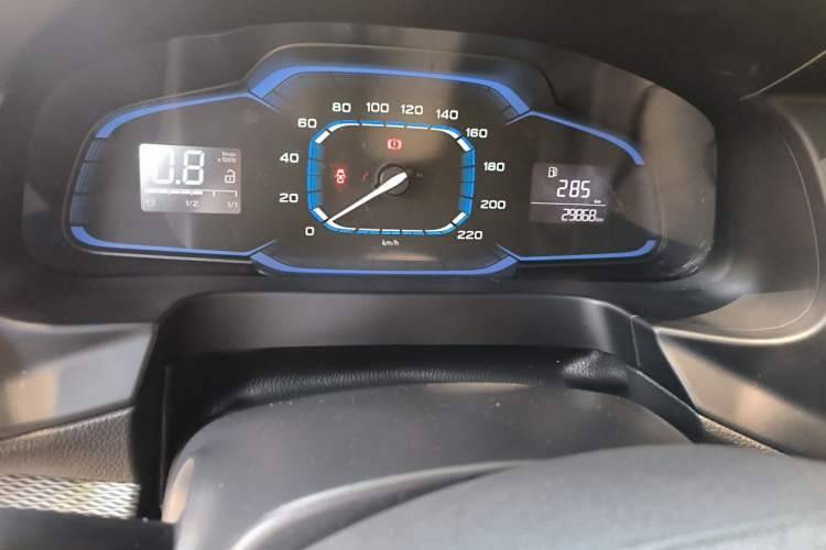 Used Roewe 360 2015 1.5L Manual Luxury Edition Odometer Close Up