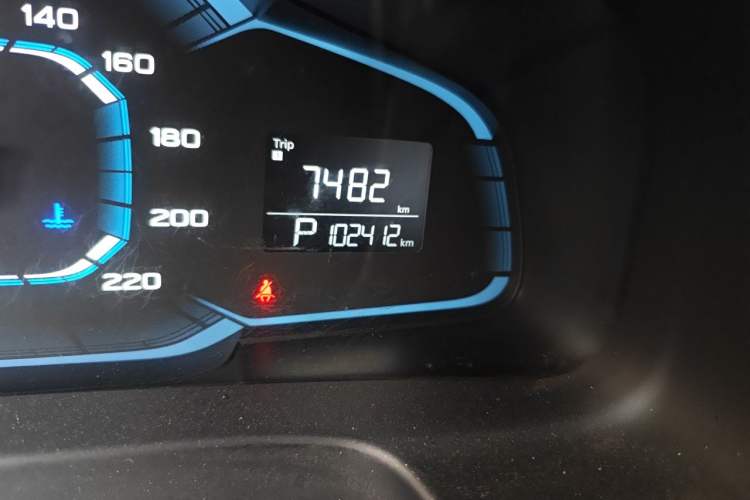 Used Roewe 360 2015 1.5L Automatic Luxury Edition Odometer Close Up