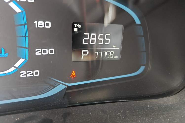 Used Roewe 360 2015 1.5L Automatic Luxury Edition Odometer Close Up