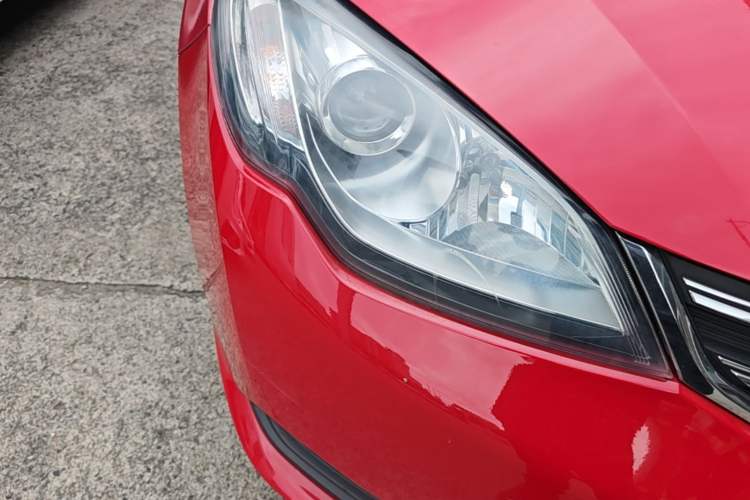 Used Roewe 360 2015 1.5L Automatic Luxury Edition Right Front Headlight