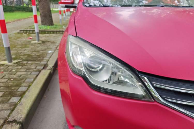 Used Roewe 360 2015 1.5L Automatic Luxury Edition Right Front Headlight