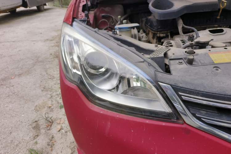 Used Roewe 360 2015 1.5L Manual Luxury Edition Right Front Headlight