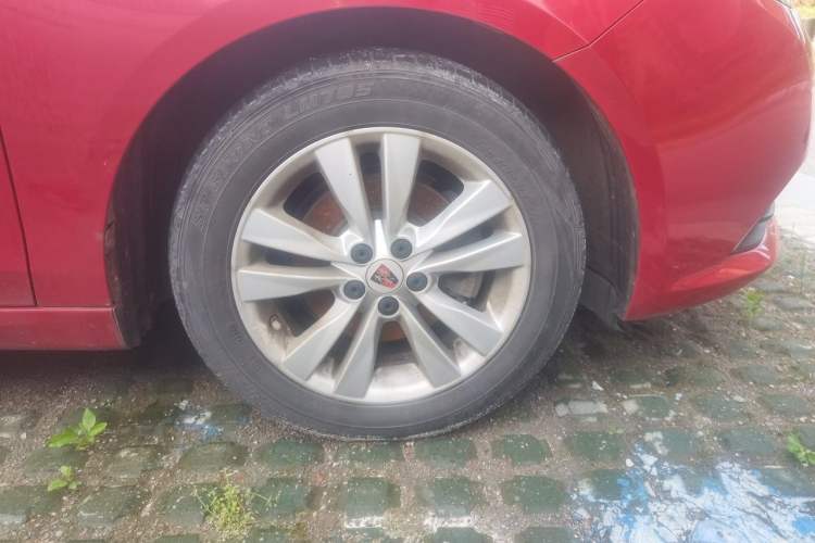 Used Roewe 360 2015 1.5L Automatic Luxury Edition Right Front Wheel Hub