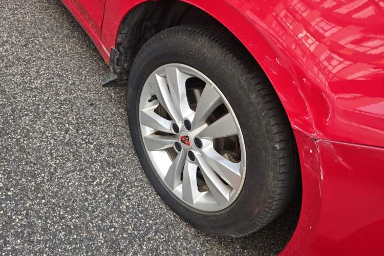 Used Roewe 360 2015 1.5L Automatic Luxury Edition Right Front Wheel Hub
