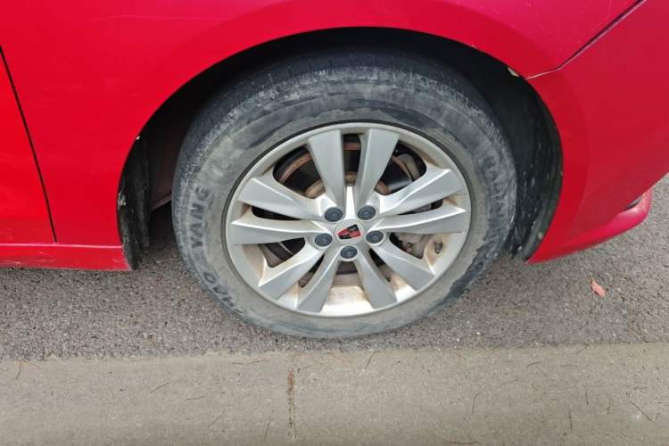 Used Roewe 360 2015 1.5L Automatic Luxury Edition Right Front Wheel Hub