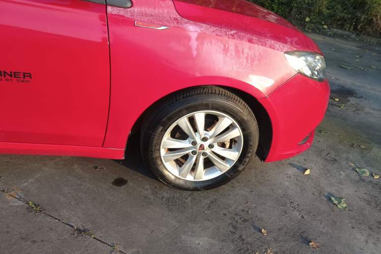 Used Roewe 360 2015 1.5L Manual Luxury Edition Right Front Wheel Hub