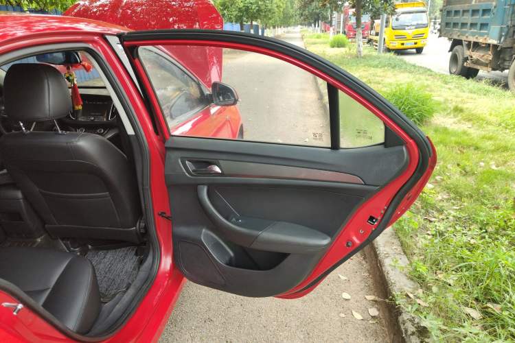 Used Roewe 360 2015 1.5L Automatic Luxury Edition Right Rear Door Interior