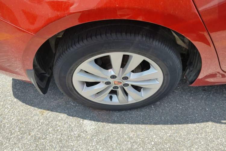 Used Roewe 360 2015 1.5L Automatic Luxury Edition Right Rear Wheel Hub