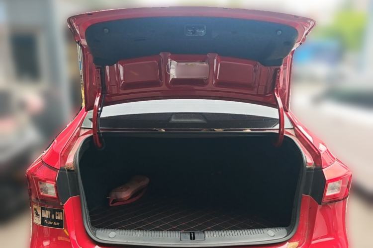 Used Roewe 360 2015 1.5L Automatic Luxury Edition Trunk