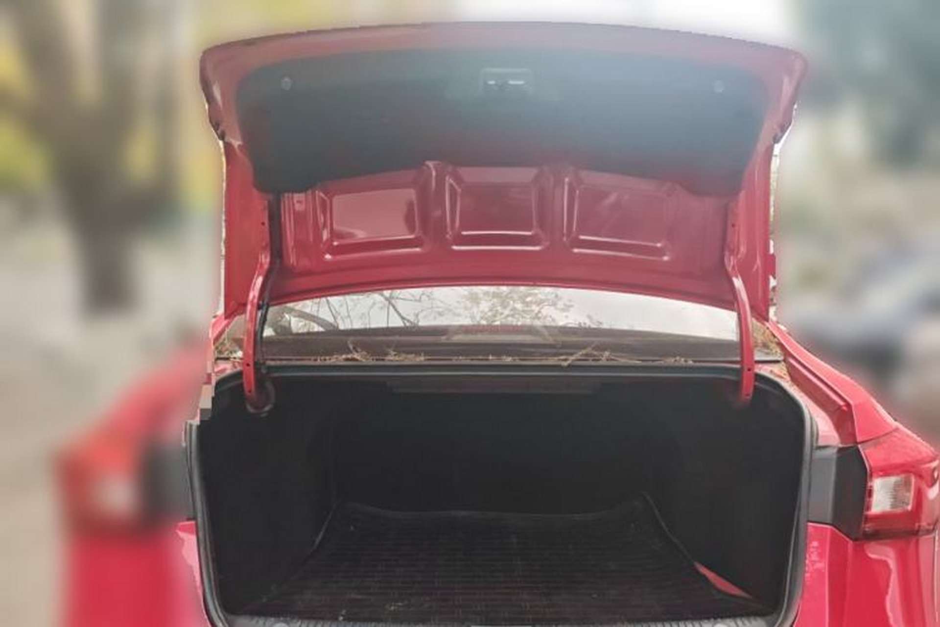 Used Roewe 360 2015 1.5L Manual Luxury Edition Trunk