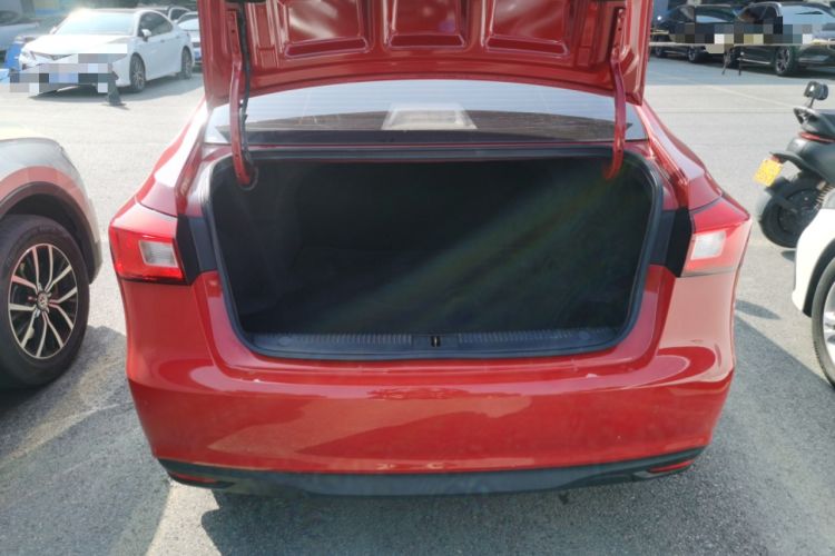 Used Roewe 360 2015 1.5L Automatic Luxury Edition Trunk