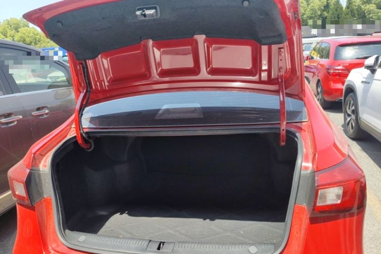 Used Roewe 360 2015 1.5L Automatic Luxury Edition Trunk