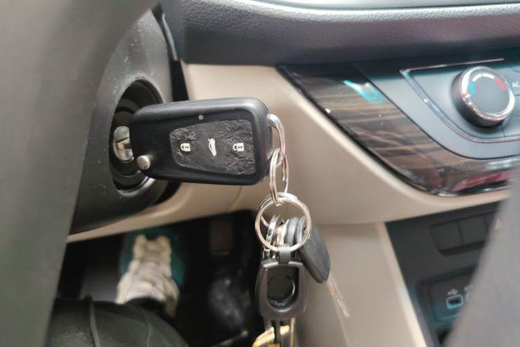 Used Roewe 360 2015 1.5L Automatic Luxury Edition Vehicle Key