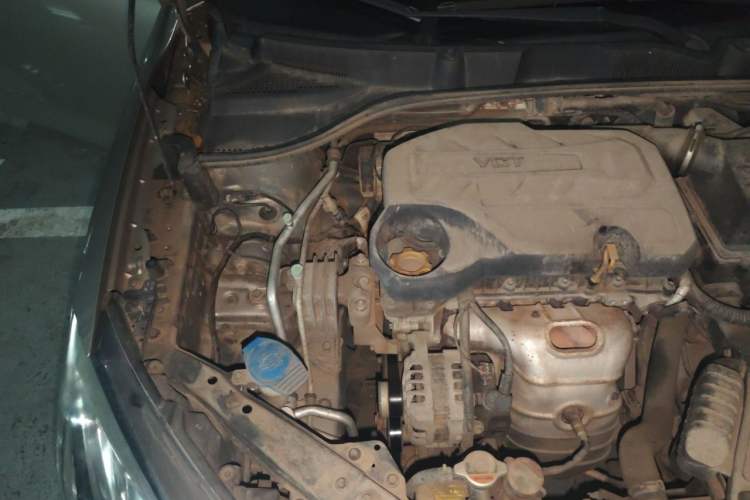 Used Roewe 360 2015 1.5L Automatic Luxury Edition Engine Bay Right