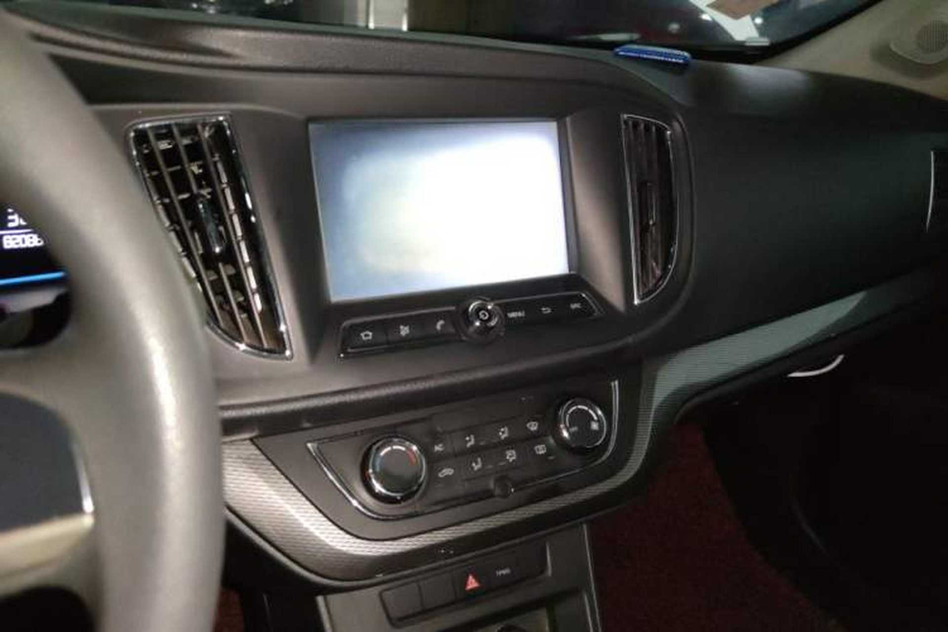 Used Roewe 360 2015 1.5L Automatic Luxury Edition Audio And AC Panel