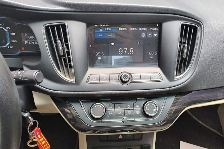 Used Roewe 360 2015 1.5L Automatic Luxury Edition Audio And AC Panel