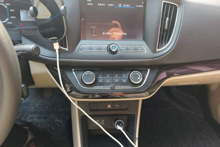 Used Roewe 360 2015 1.5L Manual Luxury Edition Audio And AC Panel