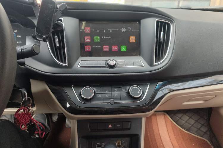 Used Roewe 360 2015 1.5L Automatic Luxury Edition Audio And AC Panel
