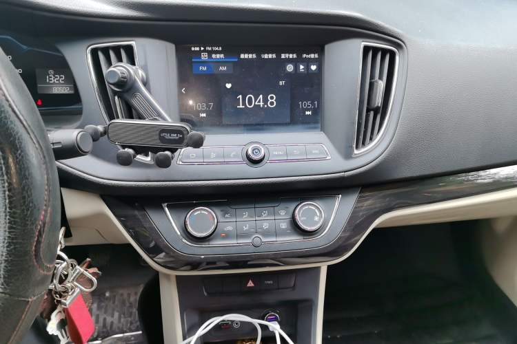 Used Roewe 360 2015 1.5L Manual Luxury Edition Audio And AC Panel