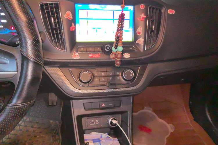 Used Roewe 360 2015 1.5L Manual Luxury Edition Audio And AC Panel